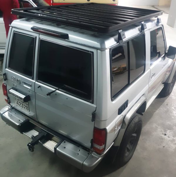 LC71 (1762mm) SLIMLINE II ROOF RACK KIT