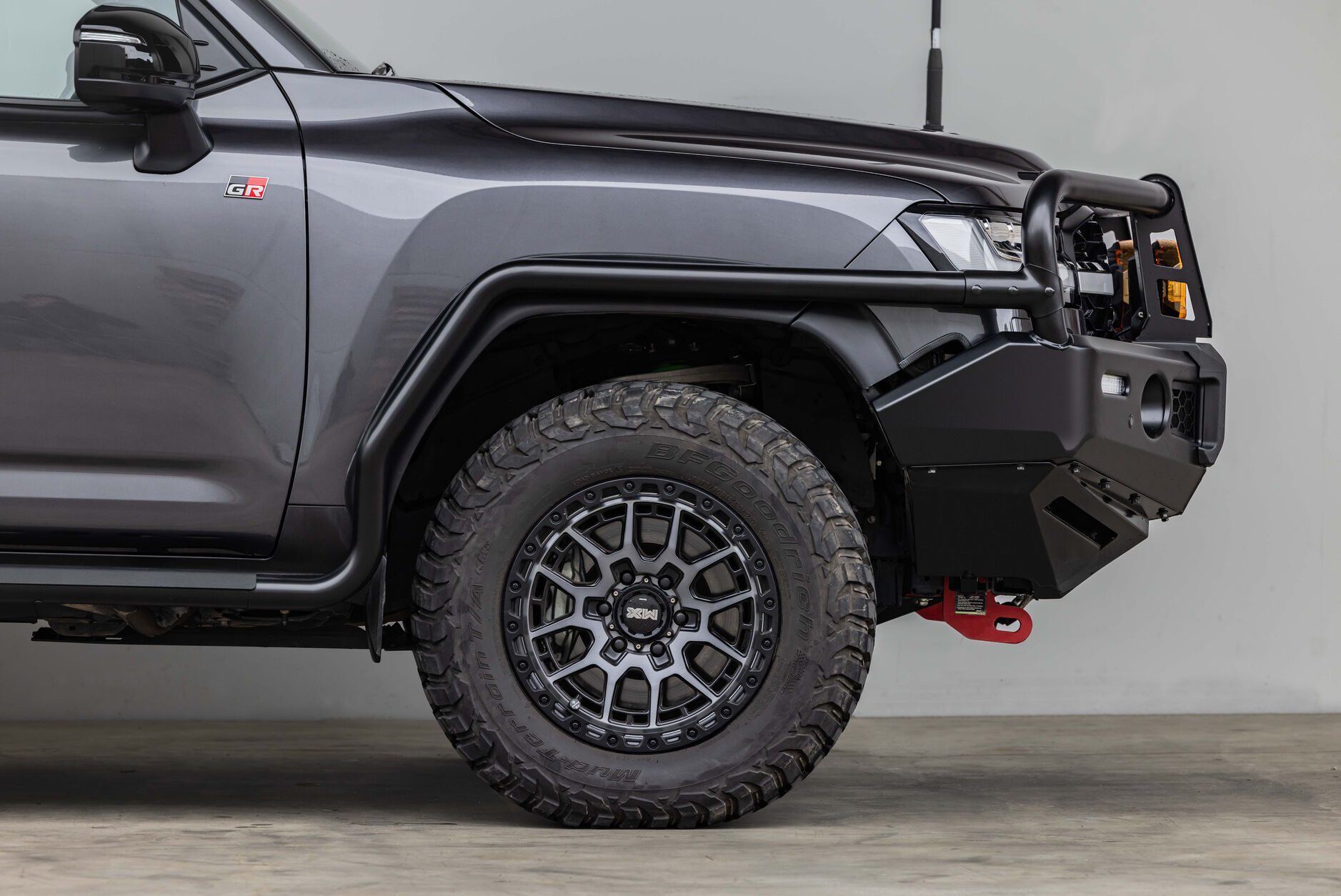 LC300 PREMIUM STEEL SIDE STEP