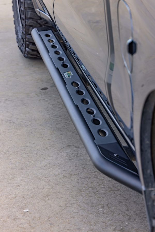SILVERADO 1500 RAID SIDE STEPS 2019+