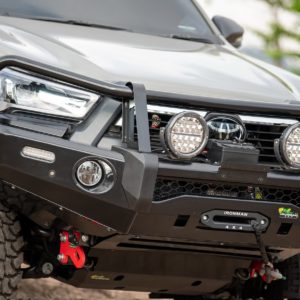 TOYOTA HILUX 2020+ DELUXE BULL BAR