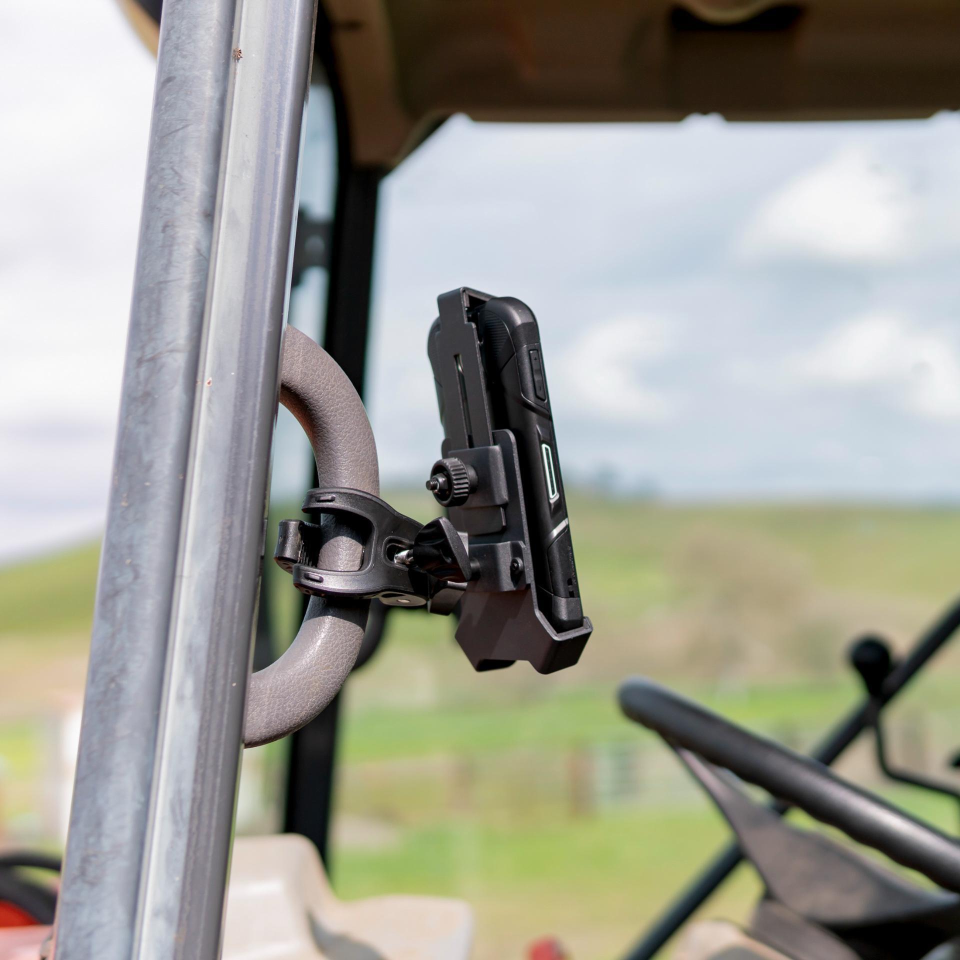 Mob Mount Switch Claw Large Black 2.0 – Phone Cradle Motorcycle, ATV, Truck