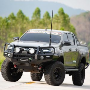TOYOTA HILUX 2020+ DELUXE BULL BAR
