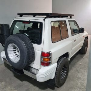 PAJERO/MONTERO SWB (2ND GEN) SLIMLINE II ROOF RACK KIT – KRMP012T