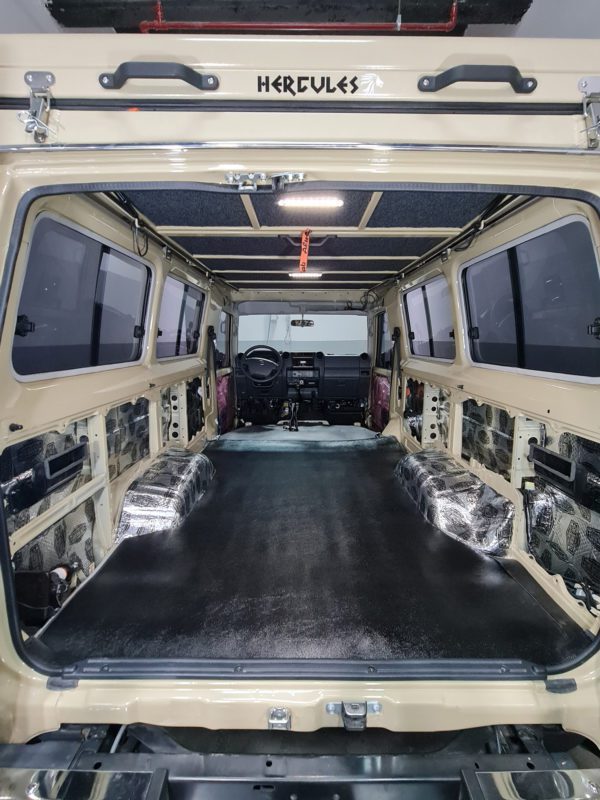 TROOPY FLOOR PAN 1/4 & DOORS W/ CARGO MAT PREMIUM PACK