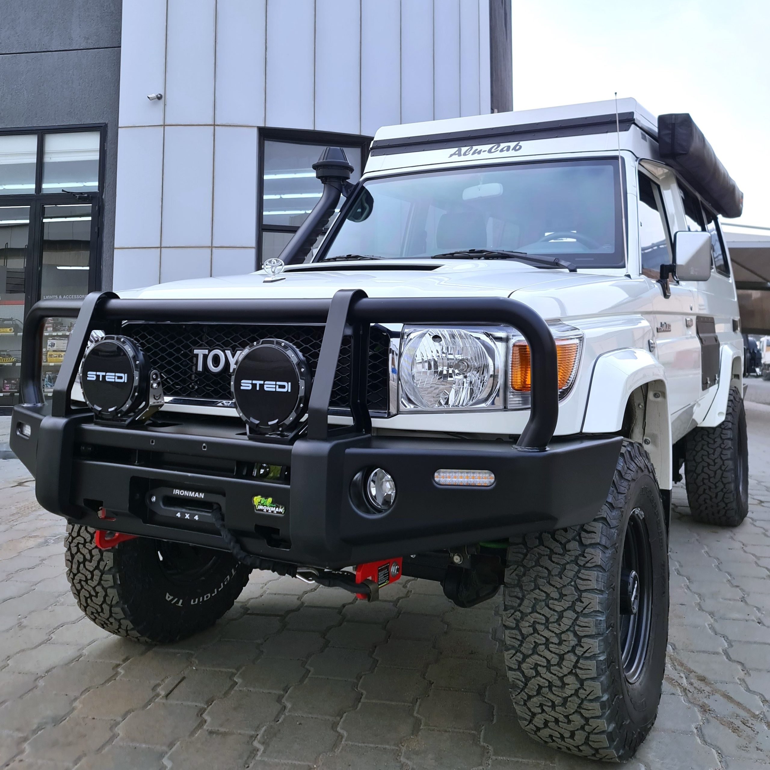 TOYOTA LC71/LC76/LC78/LC79 2007+ PREMIUM DELUXE BULL BAR