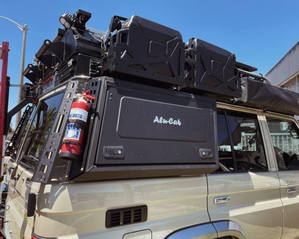 SIDE WINDOW BOXES TO SUIT THE LAND CRUISER 76