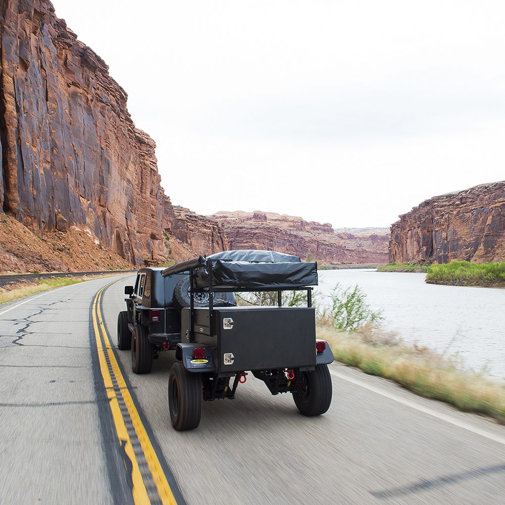 SCOUT TRAILER includes roofrack, awning and shower box
