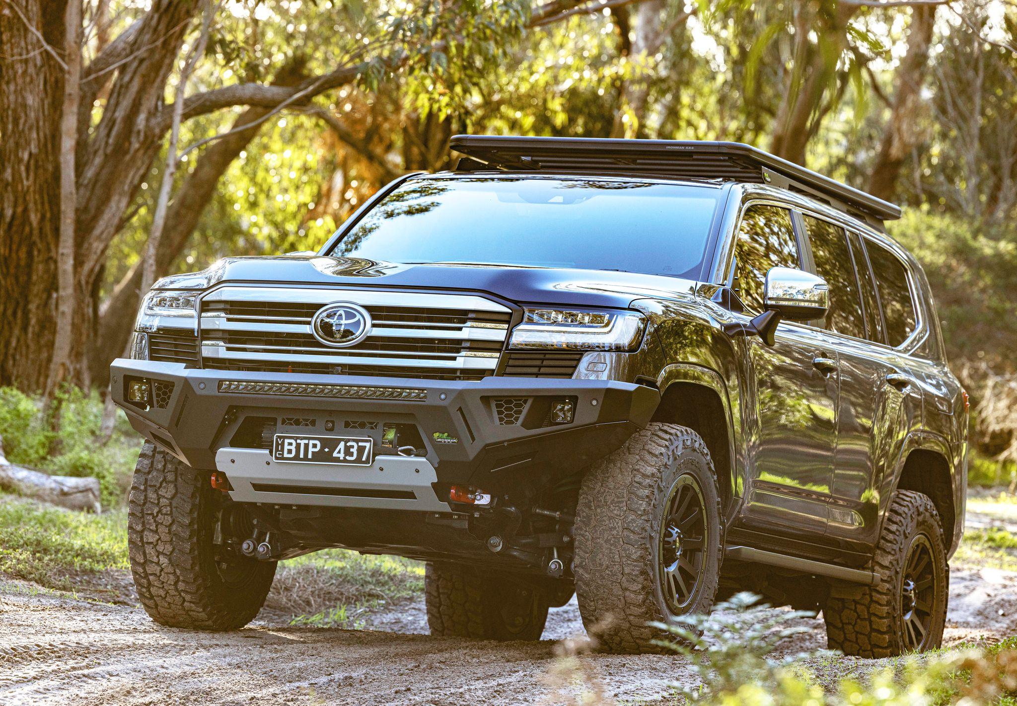 LC300 RAID BULL BAR