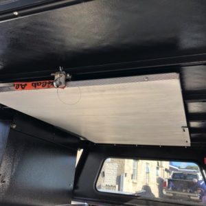 CANOPY TABLE WITH BRACKET