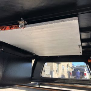 CANOPY TABLE WITH BRACKET