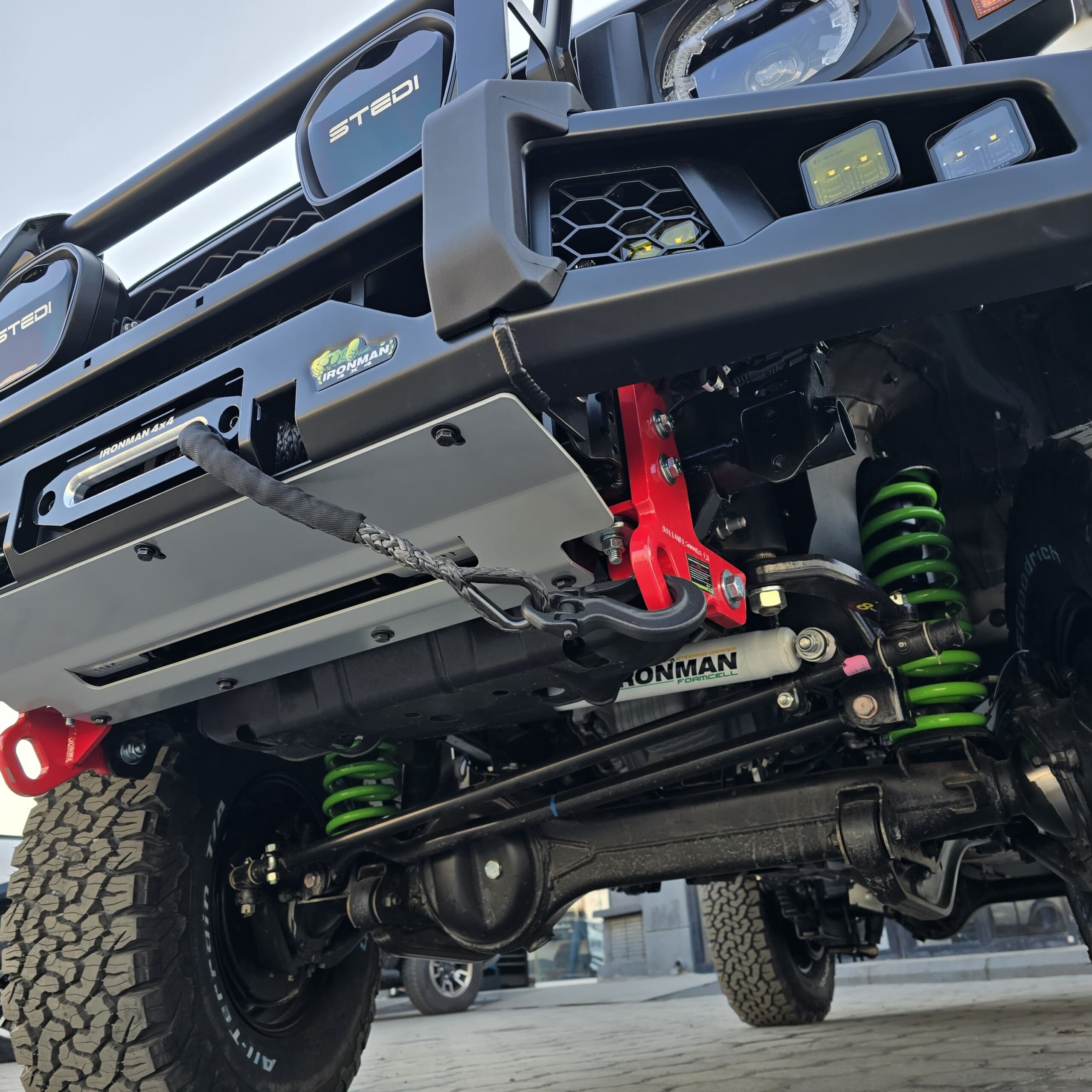 LC79/LC76/LC78/LC71 APEX BULL BAR with RECOVERY POINTS and WINCH COMPATIBLE