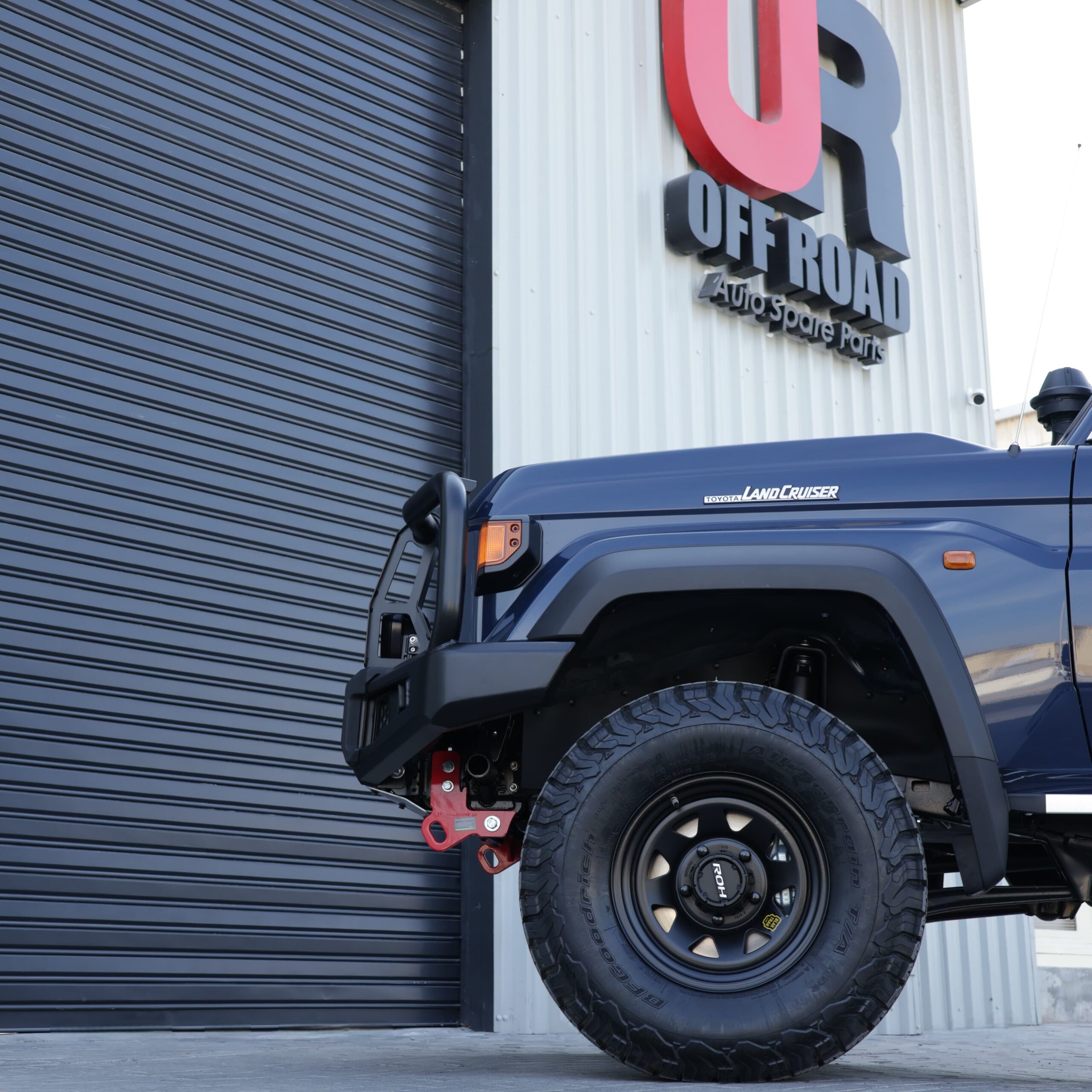 LC79/LC76/LC78/LC71 APEX BULL BAR with RECOVERY POINTS and WINCH COMPATIBLE