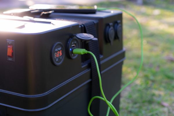 PORTABLE BATTERY BOX