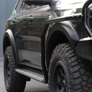 FORD EVEREST 2022+ SIDE STEPS AND RAILS