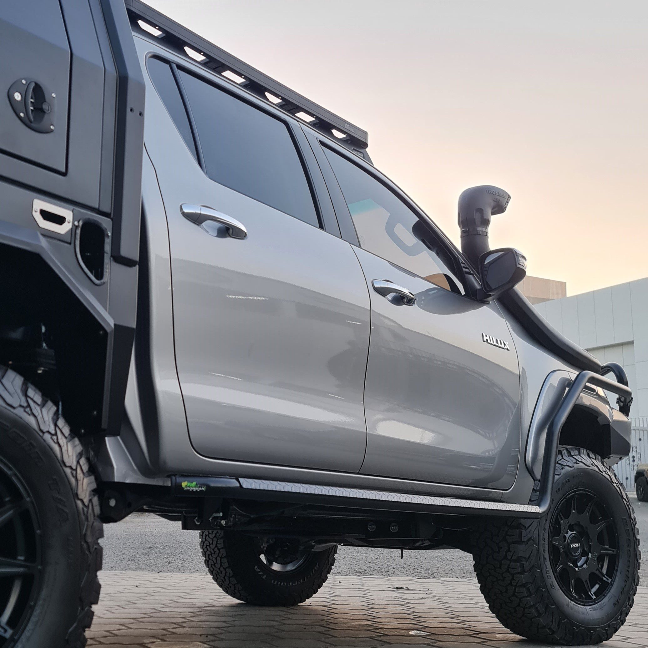 HILUX REVO 2015+ STEEL SIDE STEPS & RAILS