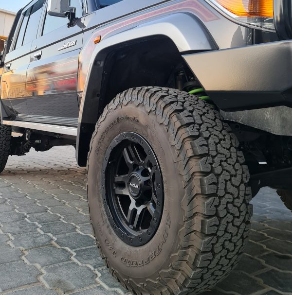LC71/LC76/LC78/LC79 (16X9) 5x Hammer wheels (5×150)
