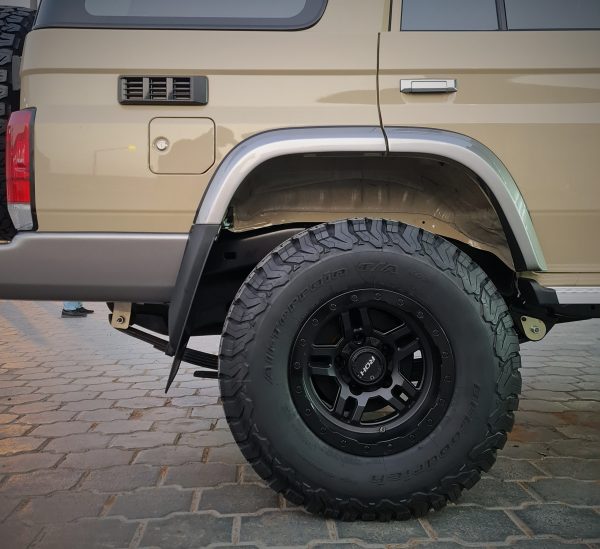 LC71/LC76/LC78/LC79 (16X9) 5x Hammer wheels (5×150)