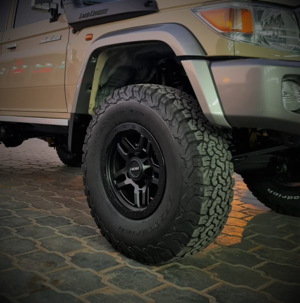 LC71/LC76/LC78/LC79 (16X9) 5x Hammer wheels (5×150)
