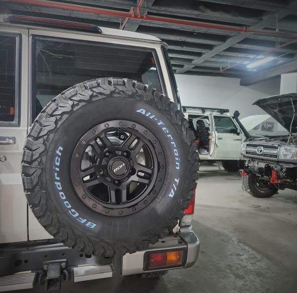 LC71/LC76/LC78/LC79 (16X9) 5x Hammer wheels (5×150)