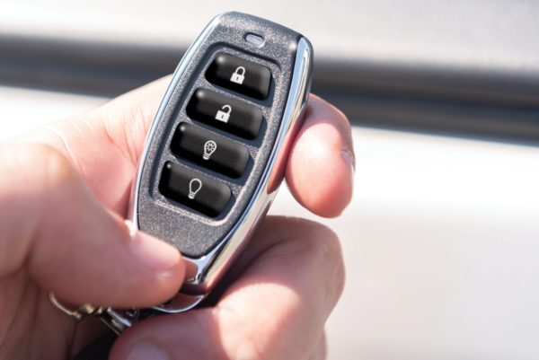 Electric with Remote Control (No RamBox) – Crew Cab Only with 5.8’ Bed