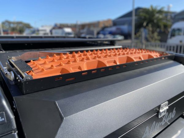 THE RECOVERY TRAX TRAY