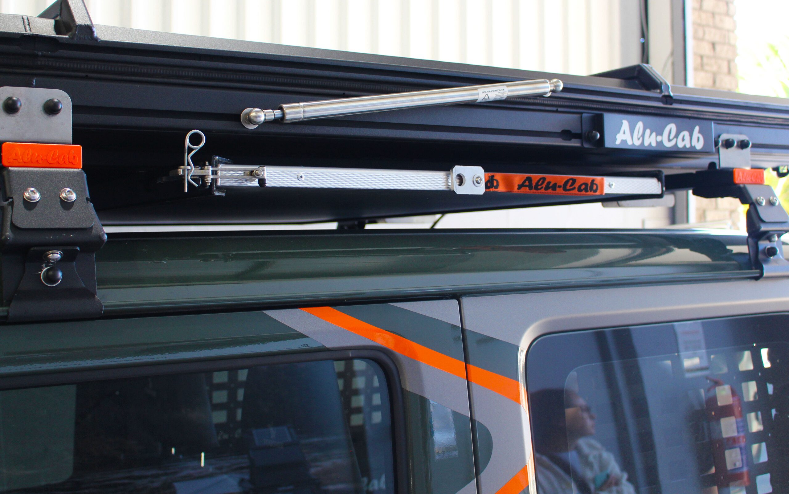 Lightweight Roof Table Slide