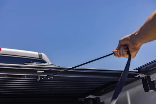 Slide-Away Manual Aluminium Tonneau Cover