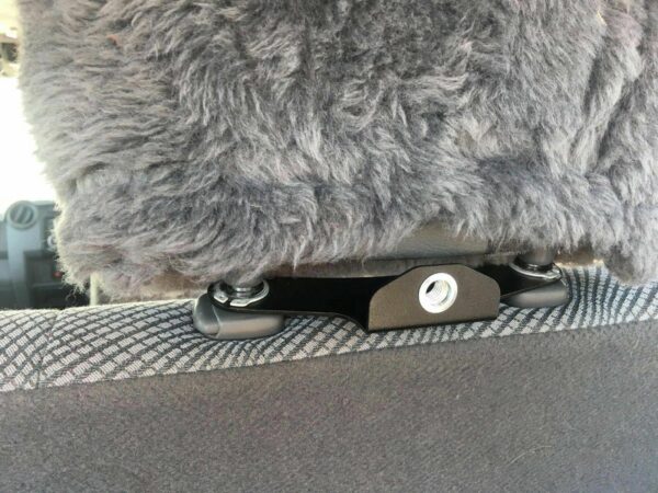 LC76 Light Cargo & Pet Barrier