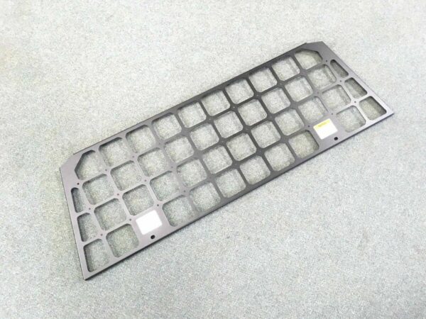LC76 Light Cargo & Pet Barrier