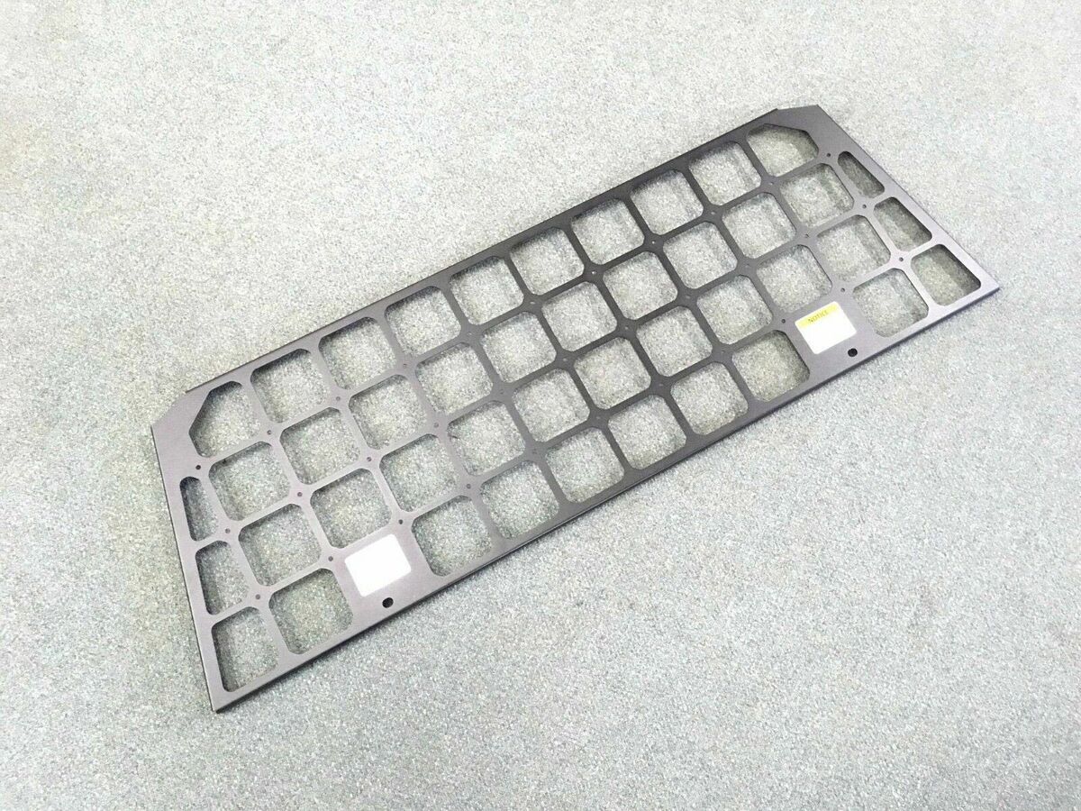 LC76 Light Cargo & Pet Barrier