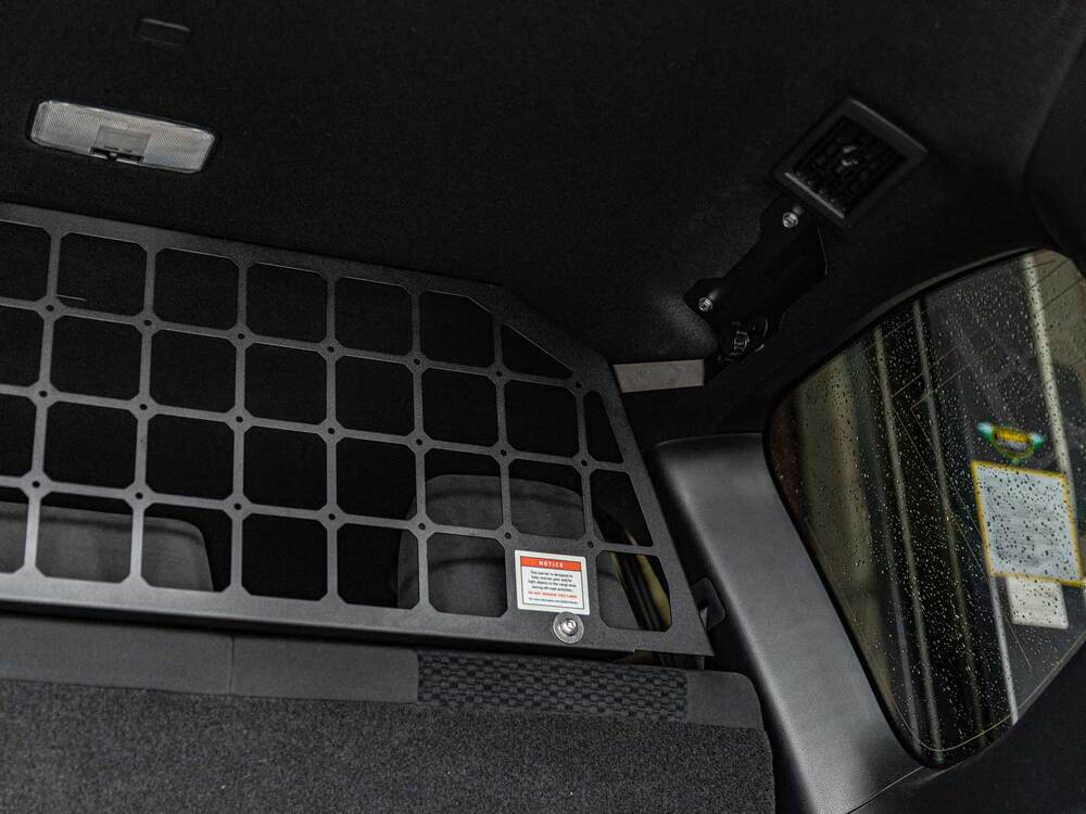 LC300 Light Cargo & Pet Barrier