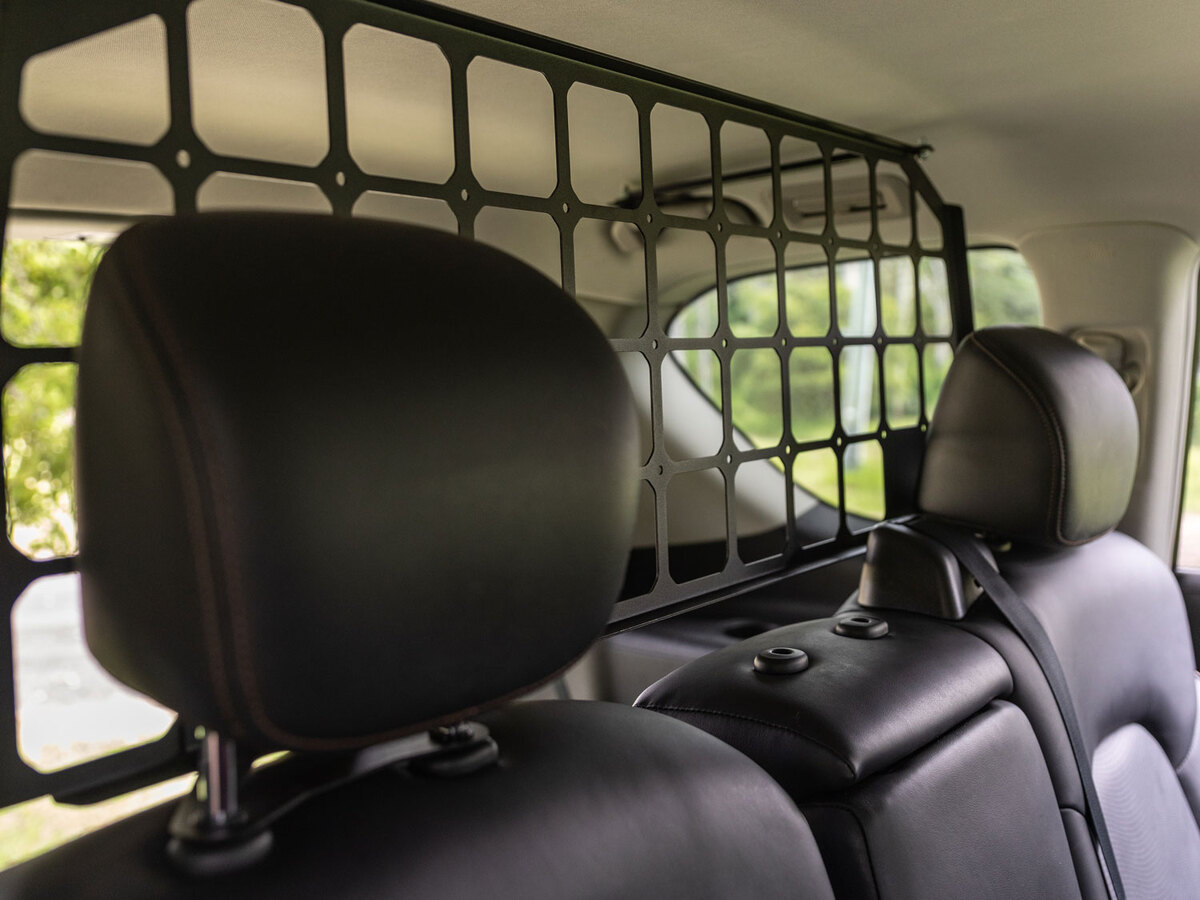 Light Cargo & Pet Barrier to suit Nissan Patrol Y62