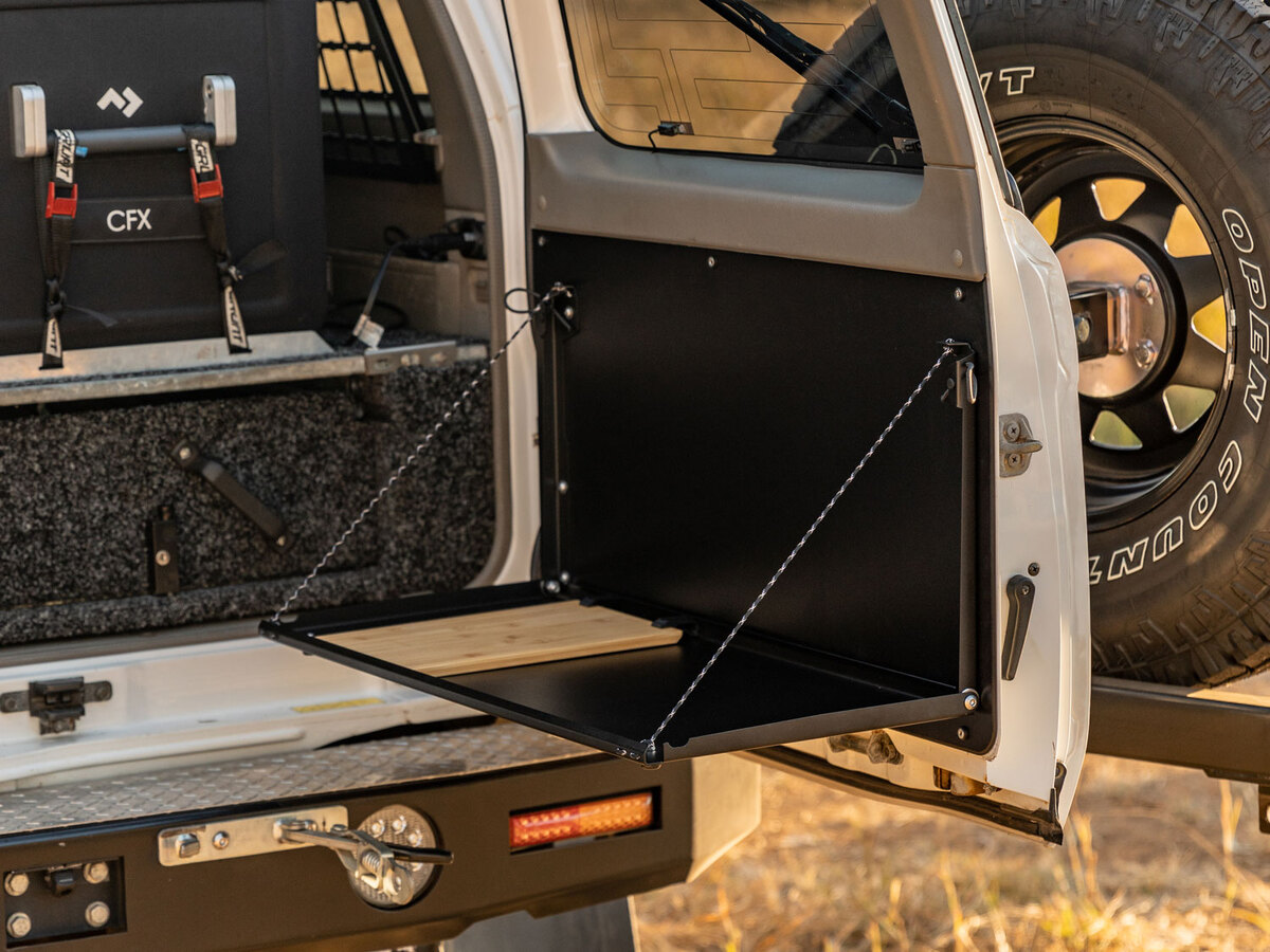 Y61 GU Rear Door Drop Down Table & Door Cards