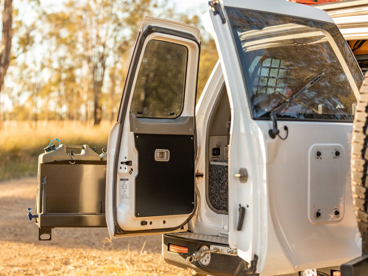 Y61 GU Rear Door Drop Down Table & Door Cards