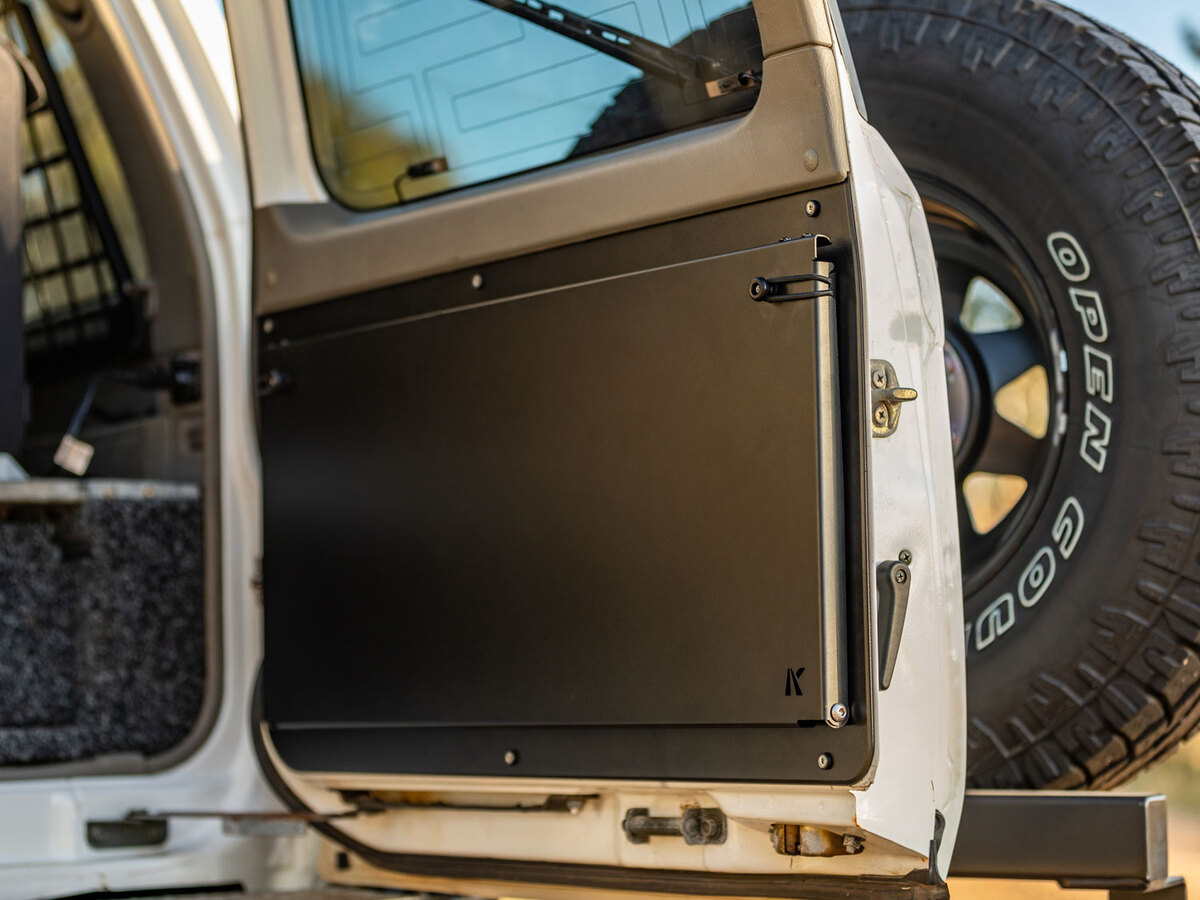 Y61 GU Rear Door Drop Down Table & Door Cards
