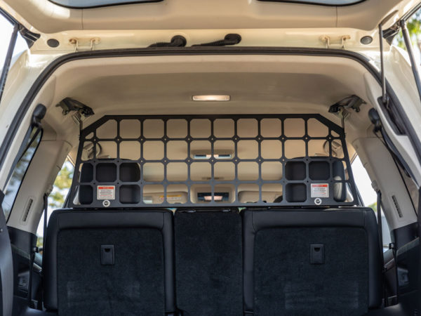 LC200 Light Cargo & Pet Barrier