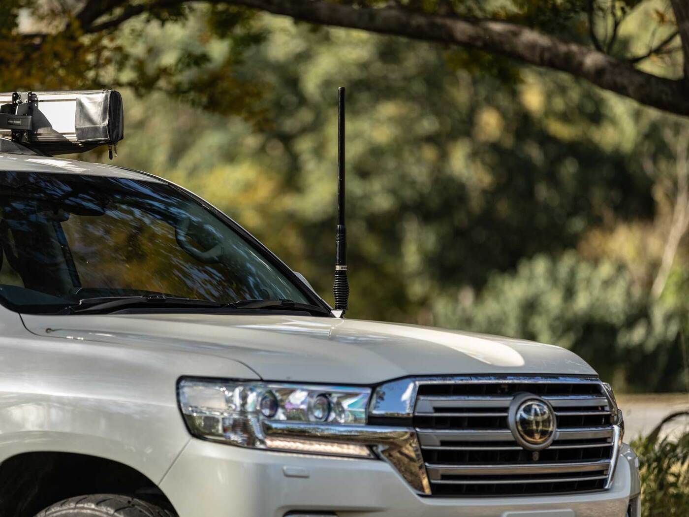 Bonnet Hinge Antenna Mount to suit Toyota LandCruiser LC200 (2016-2021 Models)