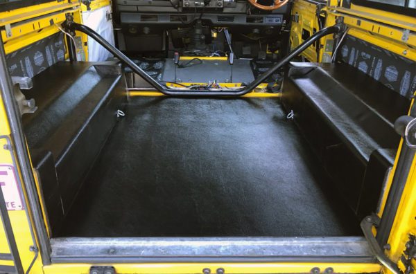 DEFENDER 130 DUAL CAB PREMIUM PACK