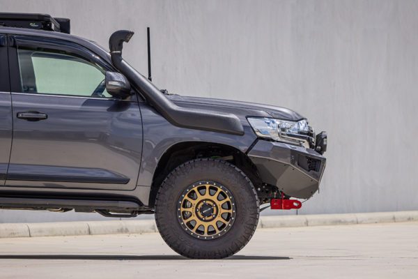 LC200 RAID BULL BAR