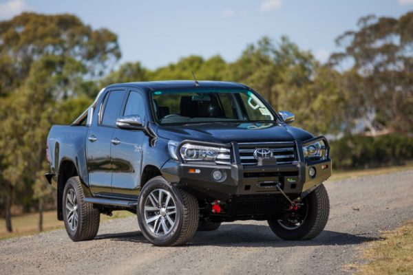 HILUX REVO (18-20) DELUXE BULL BAR