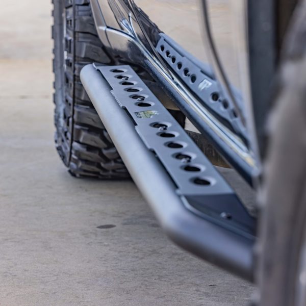 SILVERADO 1500 RAID SIDE STEPS 2019+