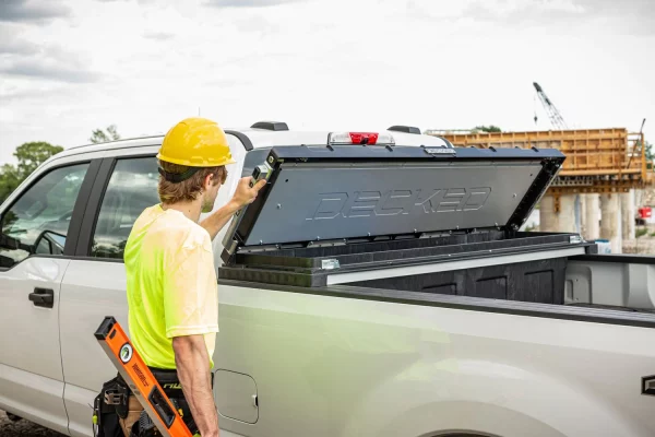 DECKED TOOL BOX WITHOUT LADDER