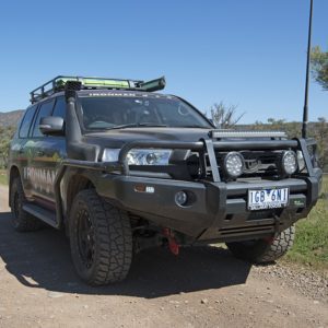 TOYOTA LC200 PREMIUM SIDE STEP & RAILS 2016+