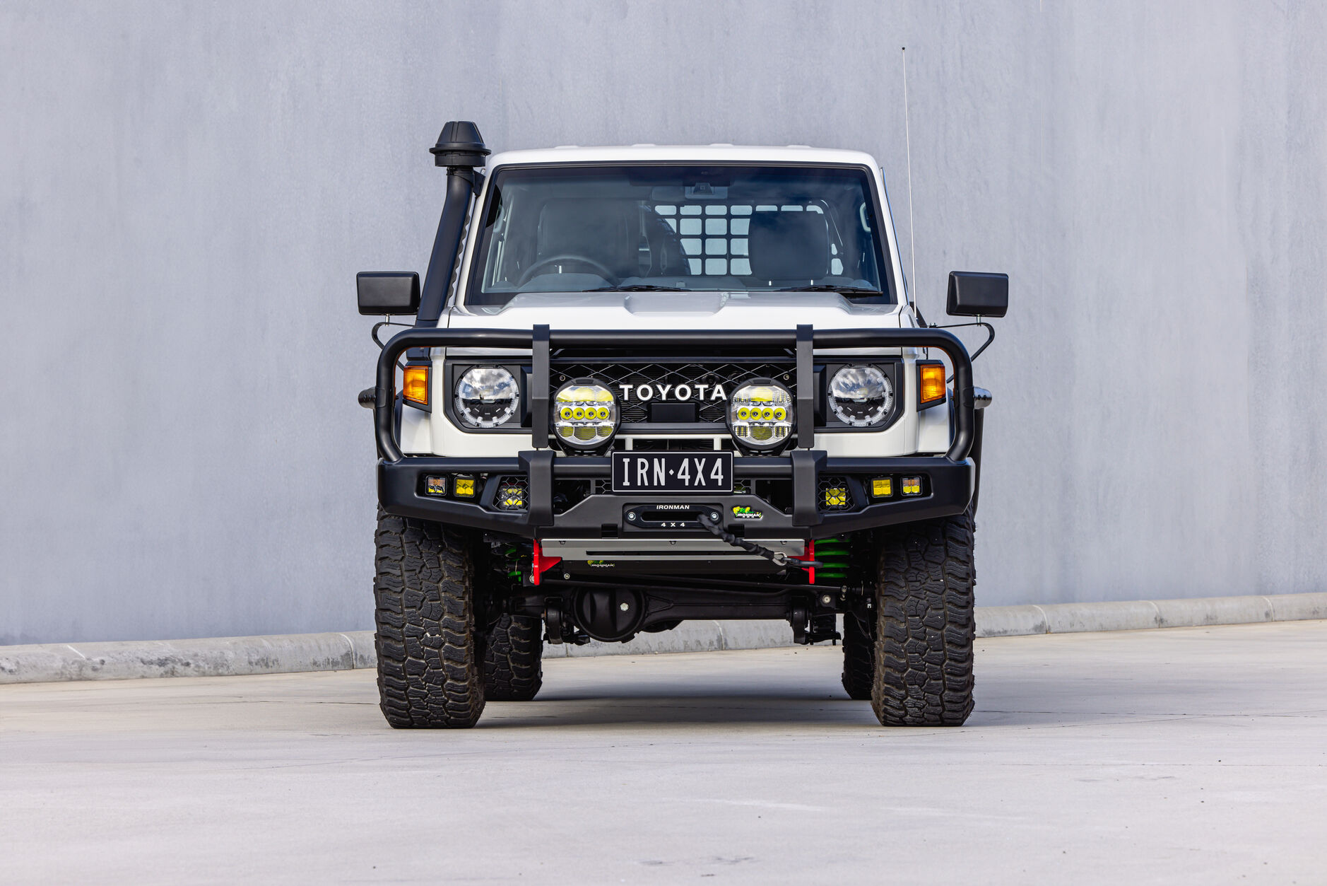 LC79 APEX BULL BAR with RECOVERY POINTS and WINCH COMPATIBLE