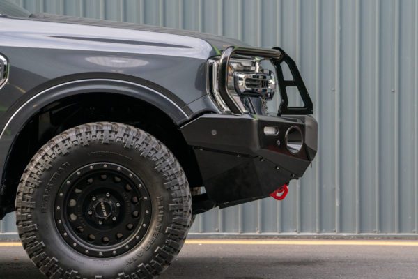 FORD EVEREST Deluxe Bull Bar