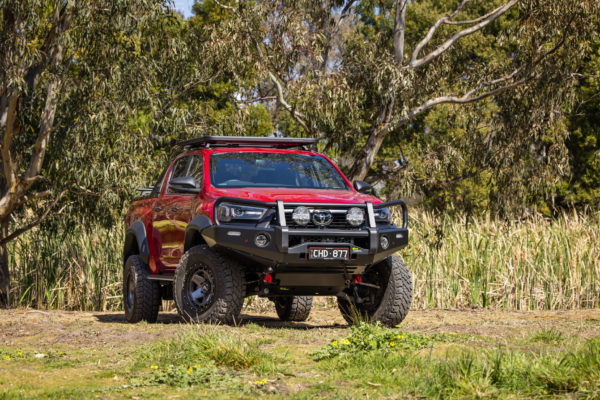 HILUX ROGUE 2023+ DELUXE BULL BAR