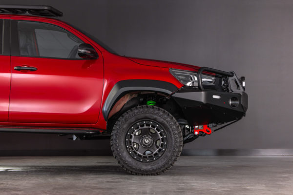 HILUX ROGUE 2023+ DELUXE BULL BAR