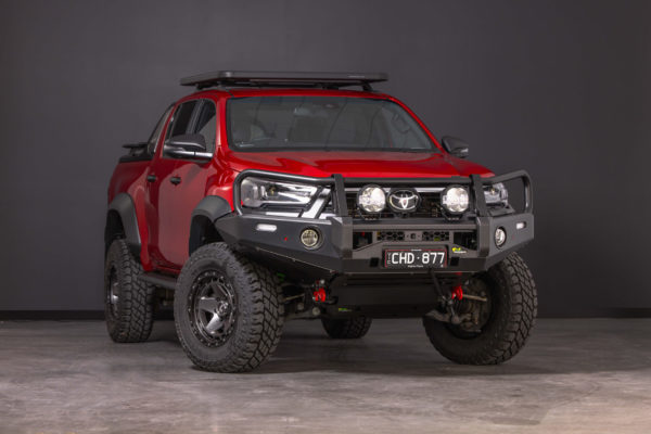 HILUX ROGUE 2023+ DELUXE BULL BAR