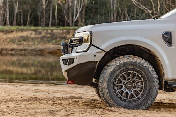 FORD EVEREST RAID BULL BAR