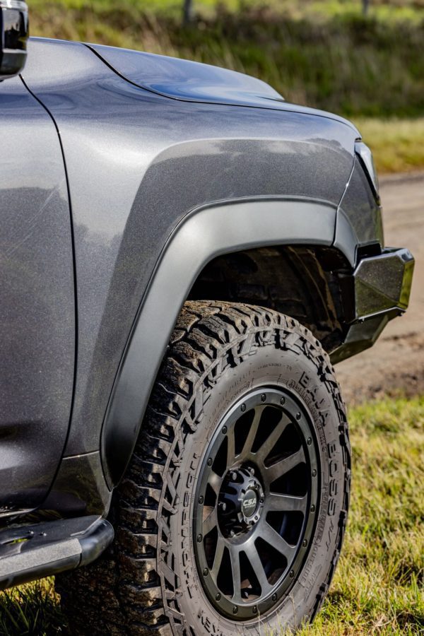 LC300 FENDER FLARE SET